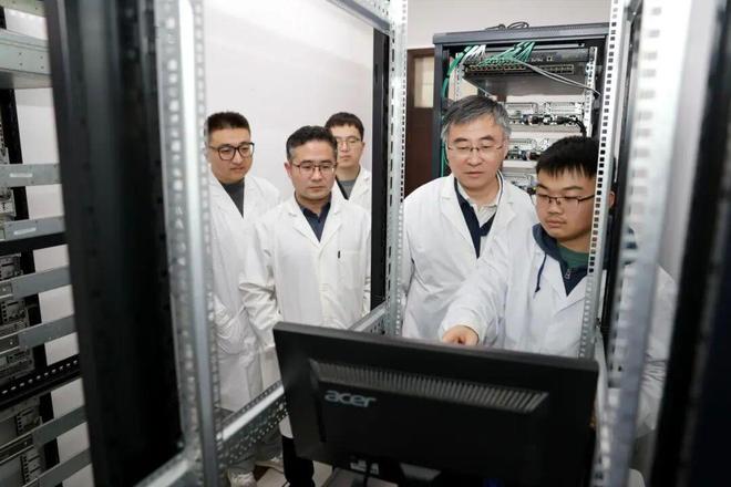 AI赋能新材料产业变革:从智能设计到产线应用上海跑出创新加速度(图1)