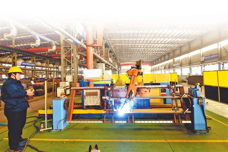 学习贯彻党的二十届四中全会精神丨挺起硬脊梁 跑出加速度——“强省进行时”系列观察报道之二(图1)