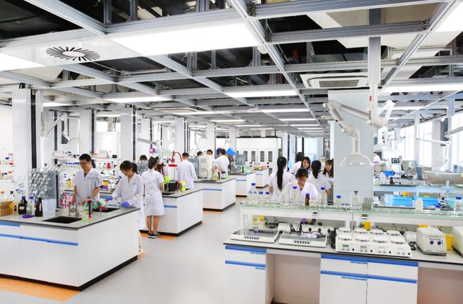 小记者探科技 探秘生命密码:走进生物实验室感受“神奇微生物”的独特魅力(图3)