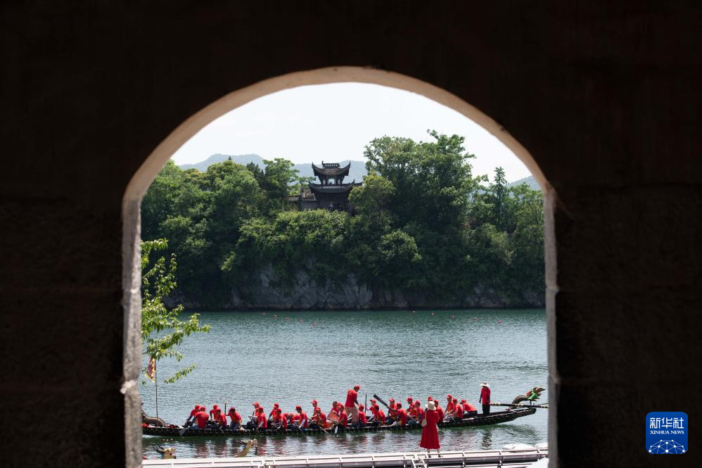 桃花潭水千年韵 龙舟竞渡寄乡情(图6)